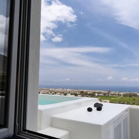 Maeva Santorini * Pyrgos Kallistis