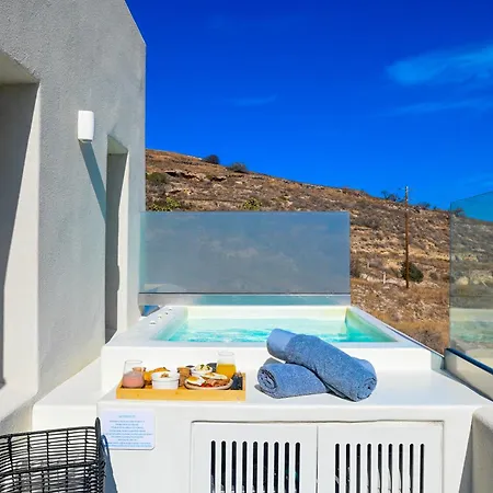 Maeva Santorini * Pyrgos Kallistis