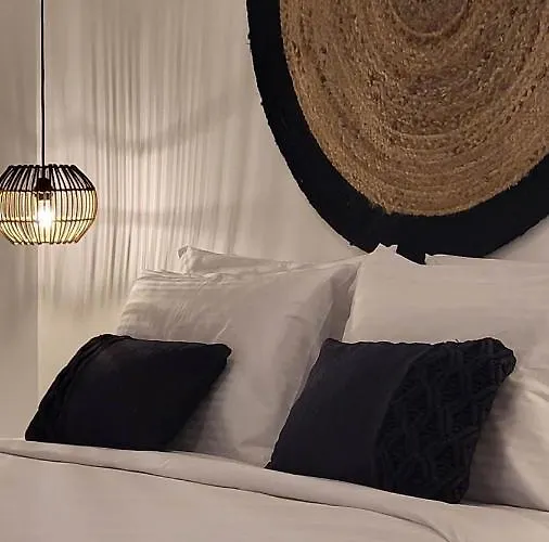 Maeva Santorini Пиргос