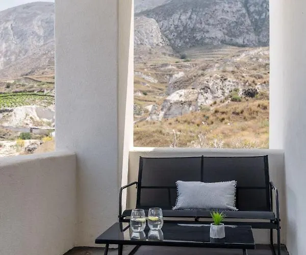 Apart Otel Maeva Santorini Pýrgos